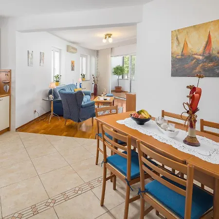 Sonja Apartment *